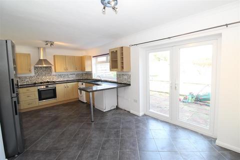3 bedroom house to rent, Heol Powis, Cardiff CF14