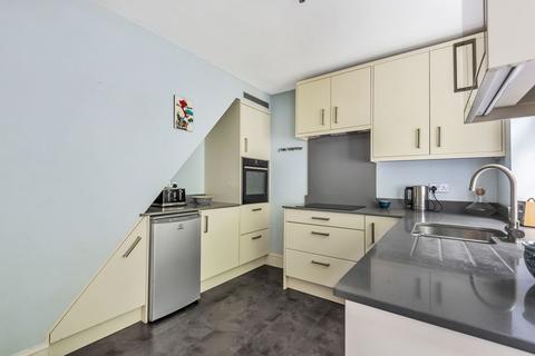 2 bedroom terraced house to rent, St. Johns Street, Winchester, SO23