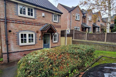 3 bedroom mews to rent, The Spinney, Sandbach