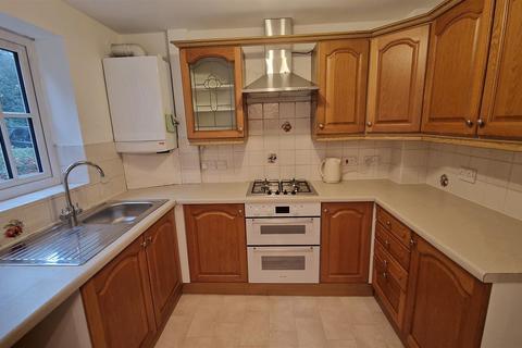 3 bedroom mews to rent, The Spinney, Sandbach