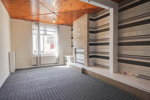3 bedroom terraced house to rent, Alfred Street, Barton, Gloucester, GL1