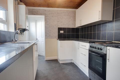 3 bedroom terraced house to rent, Alfred Street, Barton, Gloucester, GL1