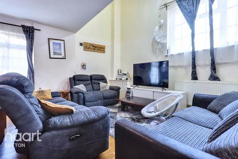 2 bedroom flat for sale, West Street, Carshalton