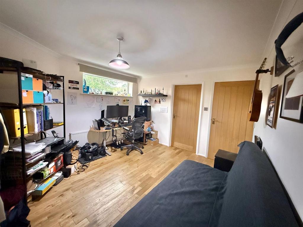 Bedroom 5.jpg