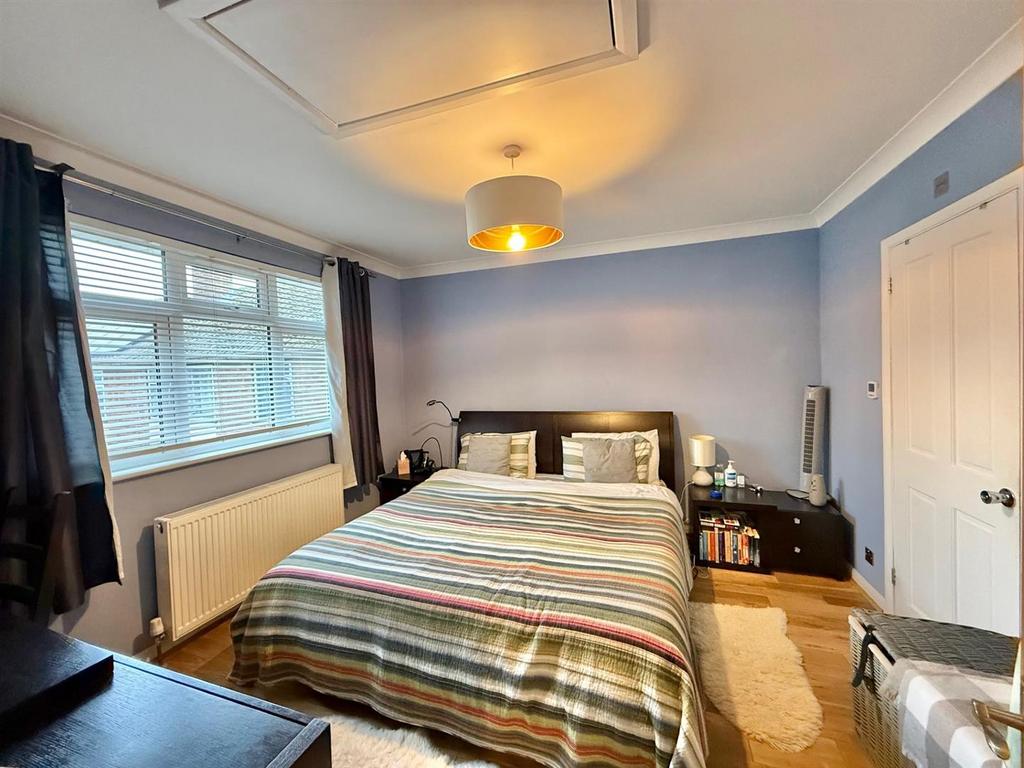 Bedroom 1.jpg