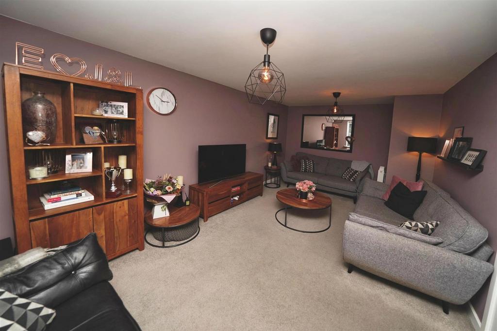 Lounge 2.jpg