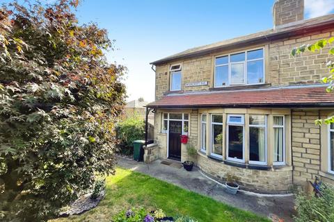3 bedroom semi-detached house to rent, Moorcroft Avenue, Oakworth, Keighley, BD22 7NE