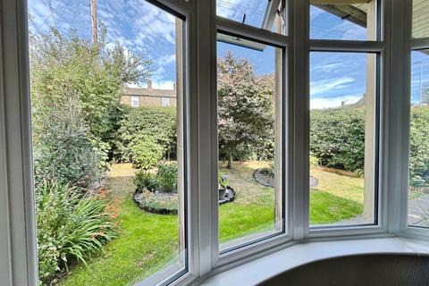 3 bedroom semi-detached house to rent, Moorcroft Avenue, Oakworth, Keighley, BD22 7NE