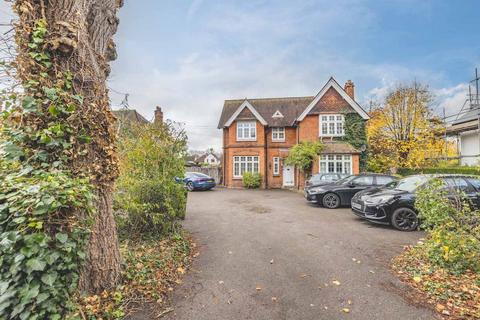 undefined,  Slough Road, Datchet SL3