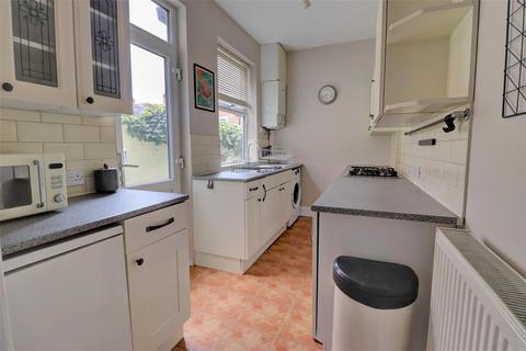 2 bedroom terraced house to rent, Danvers Road, Leicester LE3