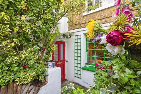 Wandsworth Road, London, SW8