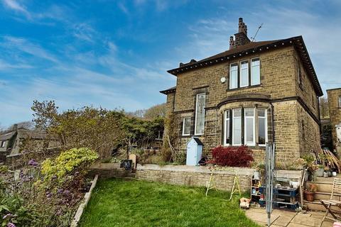 4 bedroom detached house for sale, Banks Lane, Riddlesden, Keighley, BD20