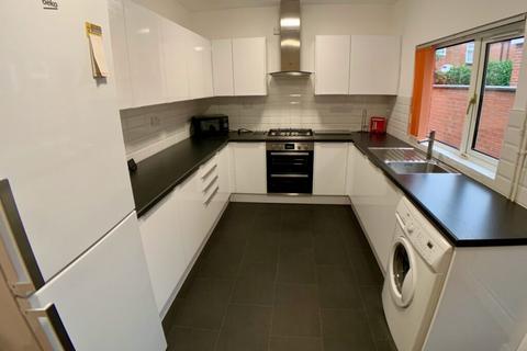 5 bedroom terraced house to rent, Evington Road, Leicester LE2