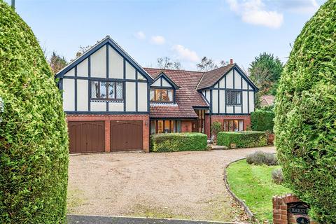 Hemlock Close, Kingswood, TADWORTH