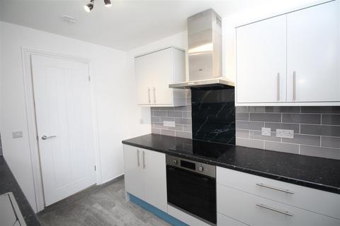 3 bedroom terraced house to rent, Church Road, Folkestone CT20