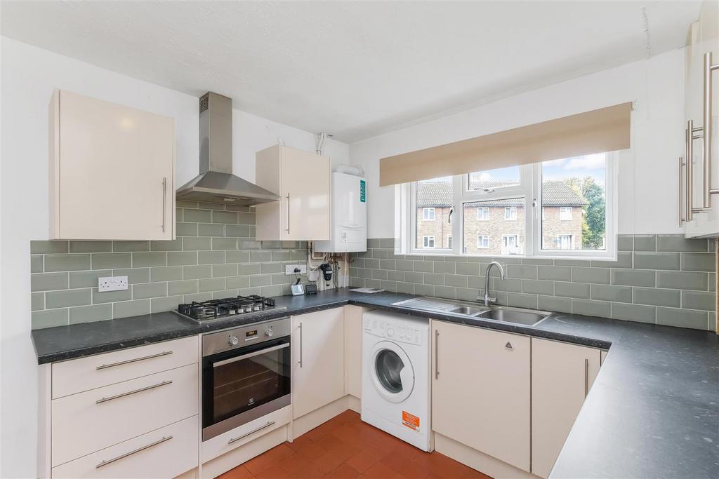Flat 11 livingstone court (8).jpg