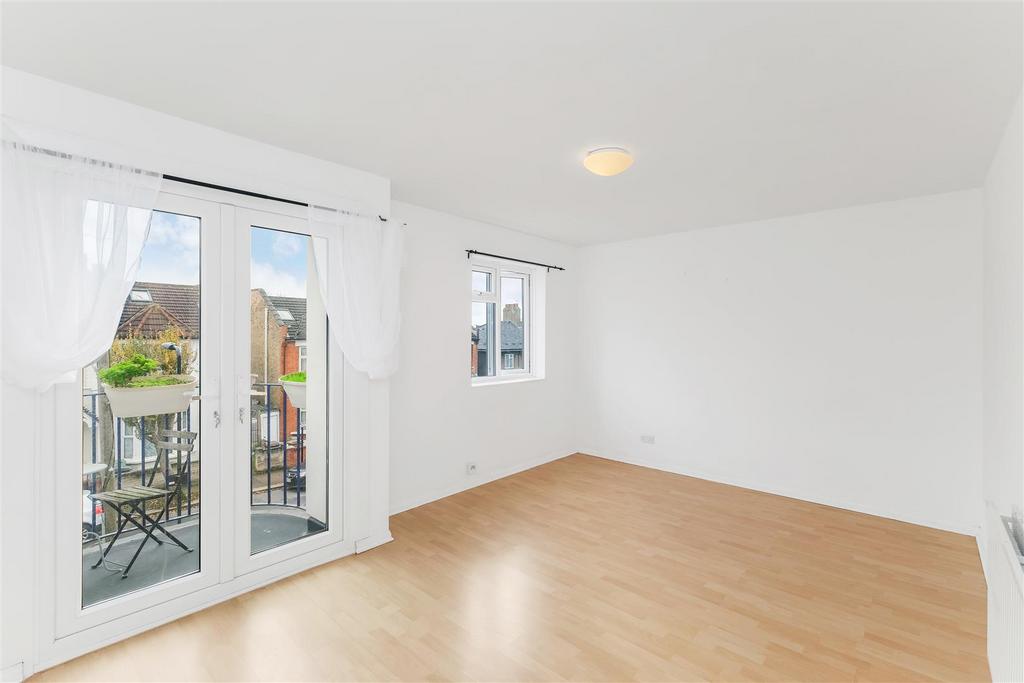 Flat 11 livingstone court (5).jpg