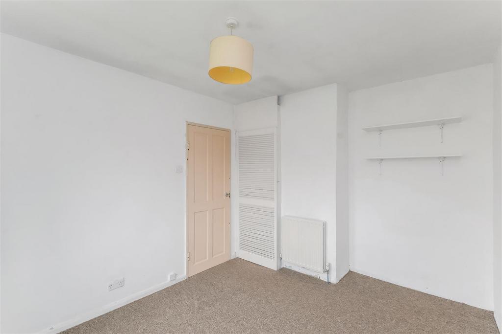Flat 11 livingstone court (19).jpg