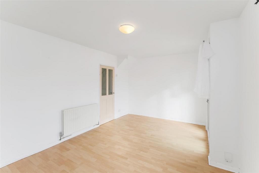 Flat 11 livingstone court (7).jpg