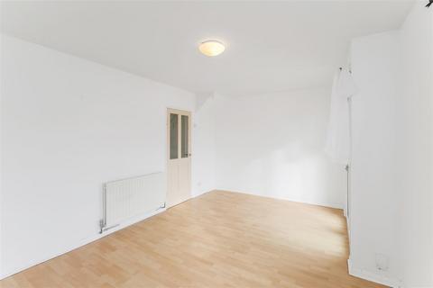 2 bedroom flat to rent, Livingstone Court, 47 Matlock Road, Leyton