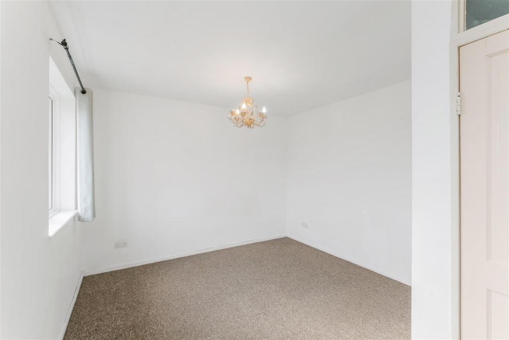 Flat 11 livingstone court (15).jpg