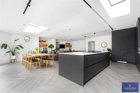 5 bedroom semi-detached house for sale, Chipsey Avenue, Rushmere, Northampton, Northamptonshire, NN1