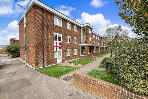 2 bedroom flat for sale, Barfleur Manor, Middle Street, Gillingham, Kent, ME7