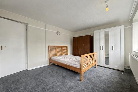 2 bedroom flat for sale, Barfleur Manor, Middle Street, Gillingham, Kent, ME7