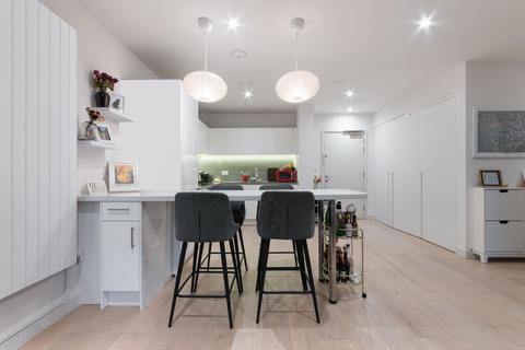 1 bedroom apartment for sale, John Cabot House, Royal Wharf, E16
