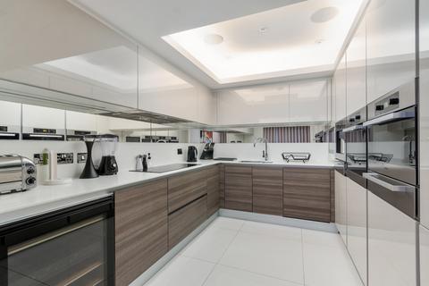 2 bedroom flat to rent, Montrose Court, London SW7