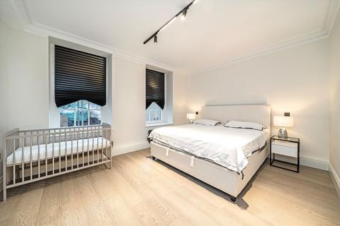4 bedroom flat to rent, Warwick Gardens, London W14