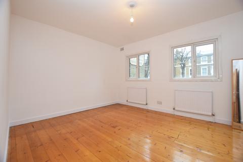 2 bedroom flat to rent, Trafalgar Avenue London SE15