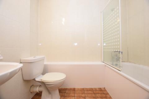 2 bedroom flat to rent, Trafalgar Avenue London SE15