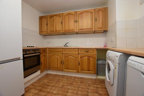 2 bedroom flat to rent, Trafalgar Avenue London SE15