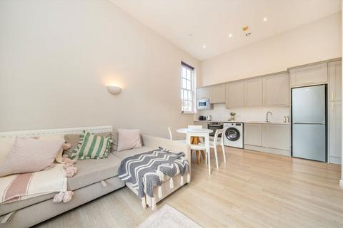 1 bedroom flat for sale, Garratt Lane, London SW18