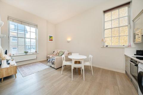 1 bedroom flat for sale, Garratt Lane, London SW18