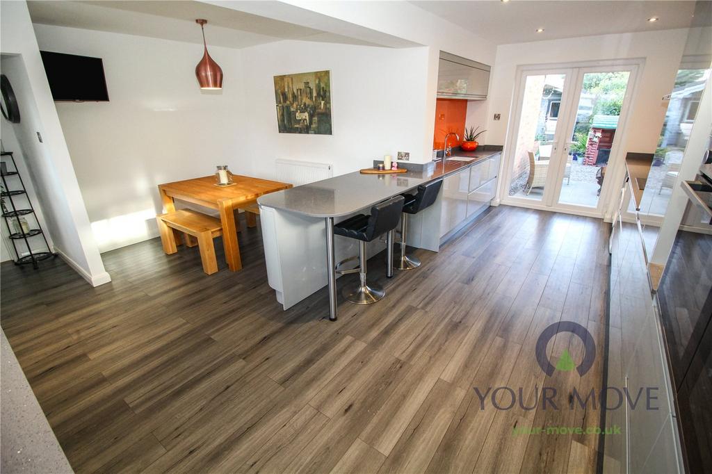 Kitchen/Dining Room