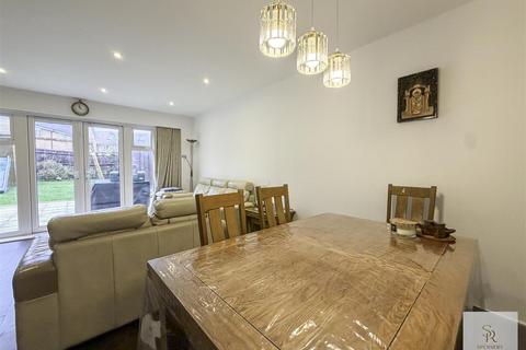 3 bedroom semi-detached house for sale, Bateson Drive, Watford WD25