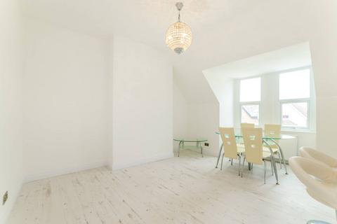 undefined, Park Avenue, Wood Green, London, N22