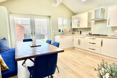 3 bedroom semi-detached house for sale, The Hopyard, Tewkesbury GL20