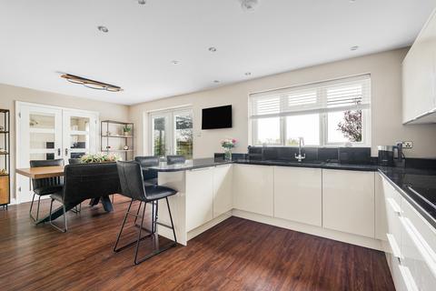 5 bedroom detached house for sale, Grendon Road, Edgcott, HP18