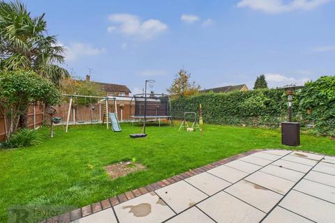 Langley Green, Crawley