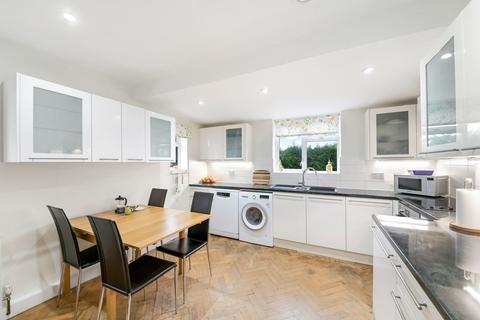 3 bedroom maisonette for sale, Linden Close, Thames Ditton KT7