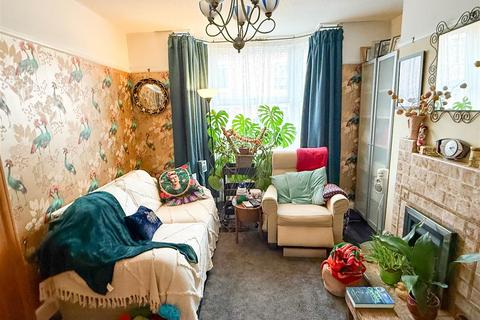 3 bedroom terraced house for sale, Chaucer Street, Northampton