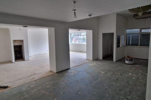Retail property (high street) to rent, 12-13 Weston Sq Macclesfield SK11 8SS