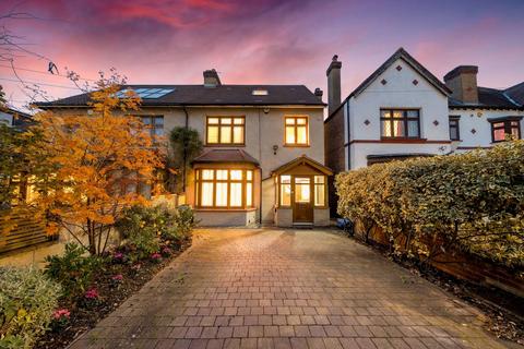 4 bedroom semi-detached house to rent, Whitchurch Gardens, Harrow, Edgware, HA8