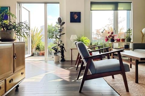 2 bedroom flat for sale, Moulding Lane, London SE14
