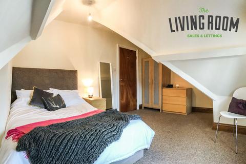 2 bedroom flat to rent, Mackintosh Place, Roath,