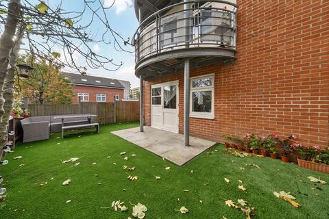 1 Castle Close, London, W3 8AD
