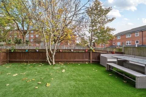 1 Castle Close, London, W3 8AD